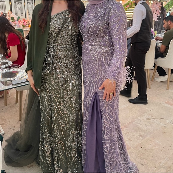 Elegant One-Shoulder Beaded Gown - Picture 5 of 5